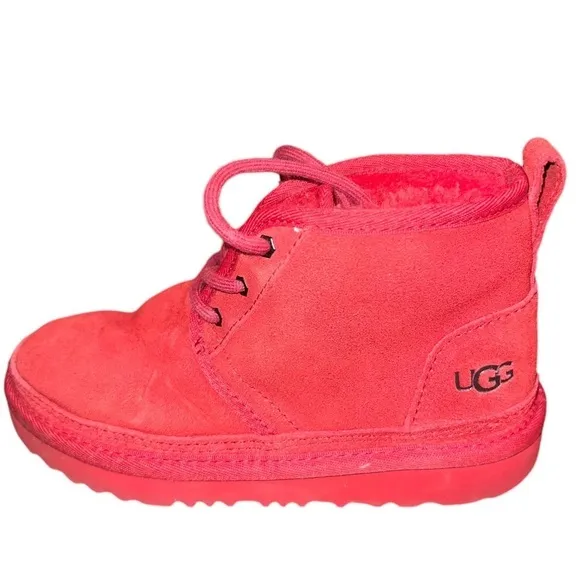 ▶️ UGG ◀️ Neumel Red Kids size 1