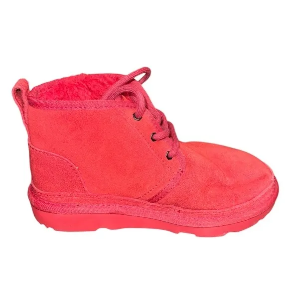 ▶️ UGG ◀️ Neumel Red Kids size 1