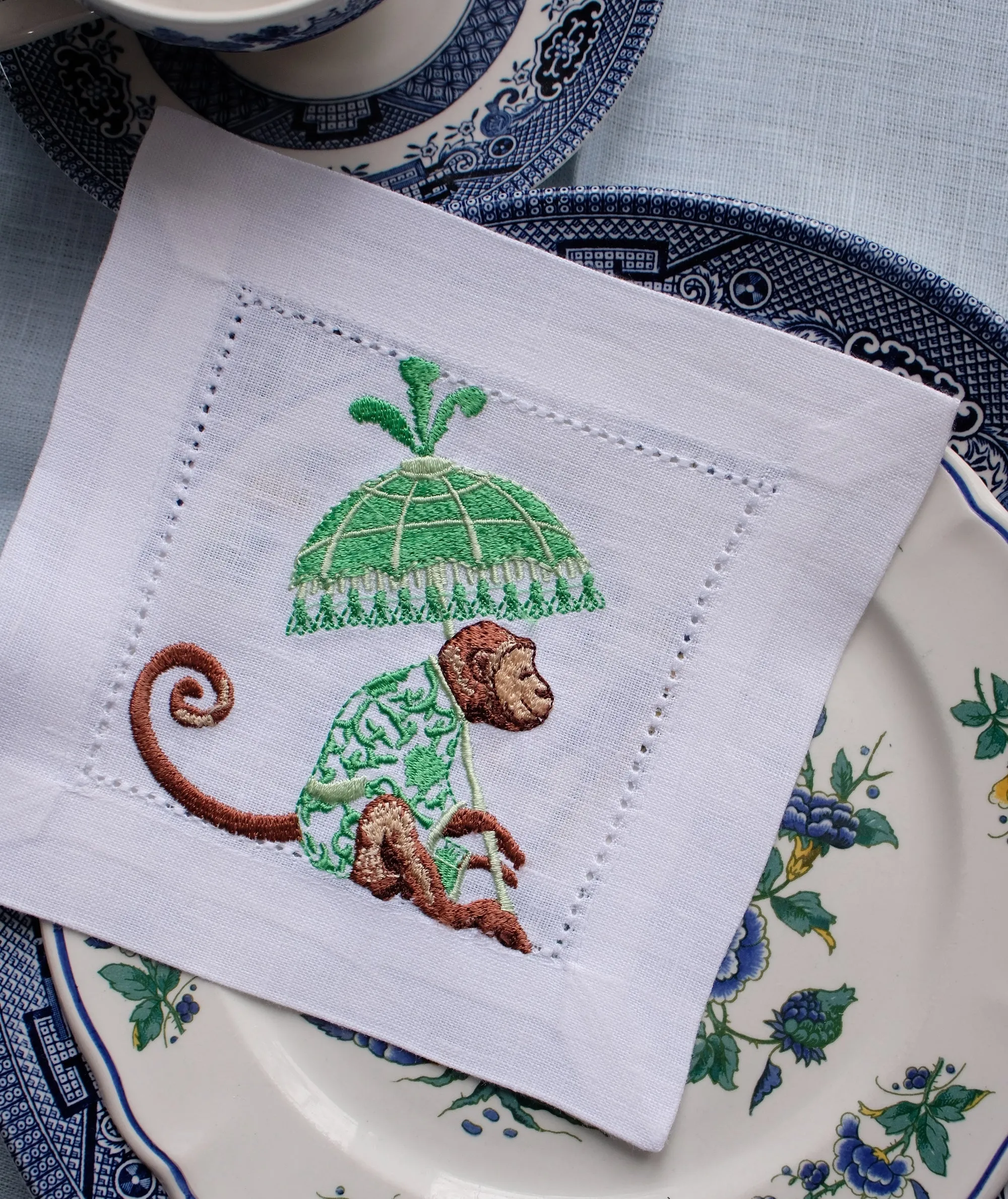 #089 | Chinoiserie Chic Monkey with Parasol | Linen napkins