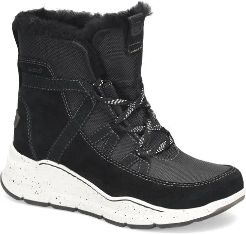 All-weather olesha boot in black