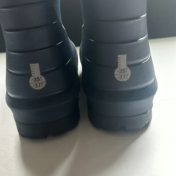 Bogs Neo Classic Waterproof Boot in Navy Multi New