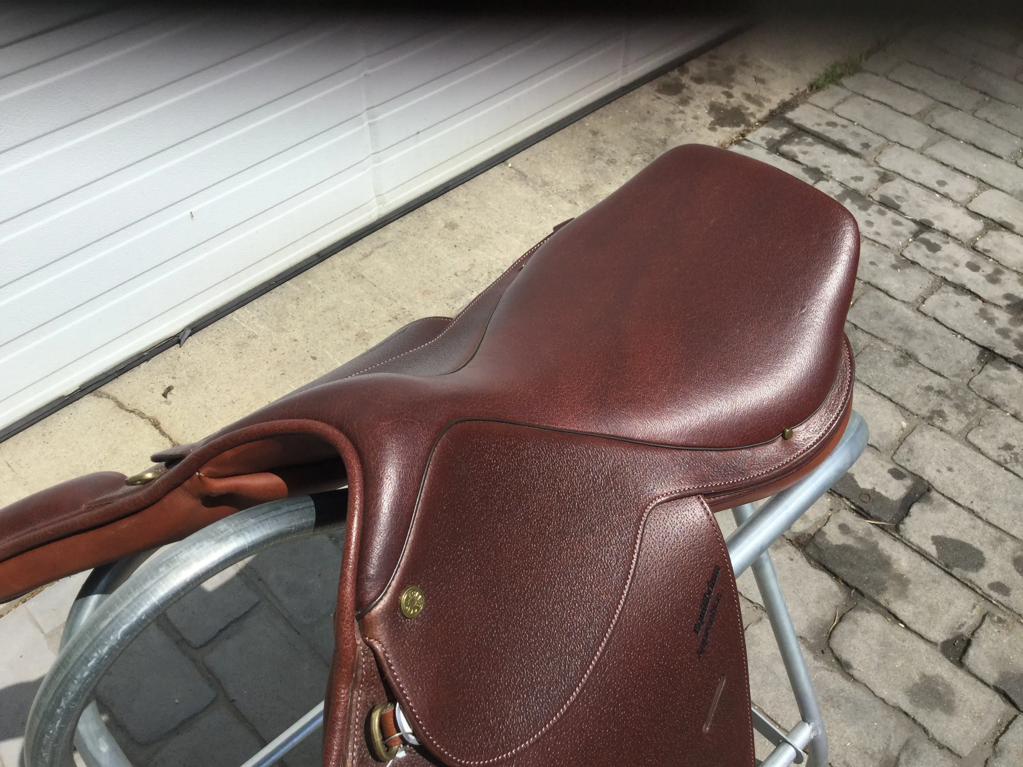 Collegiate Equilibrium Apprentice 17" Close Contact Saddle