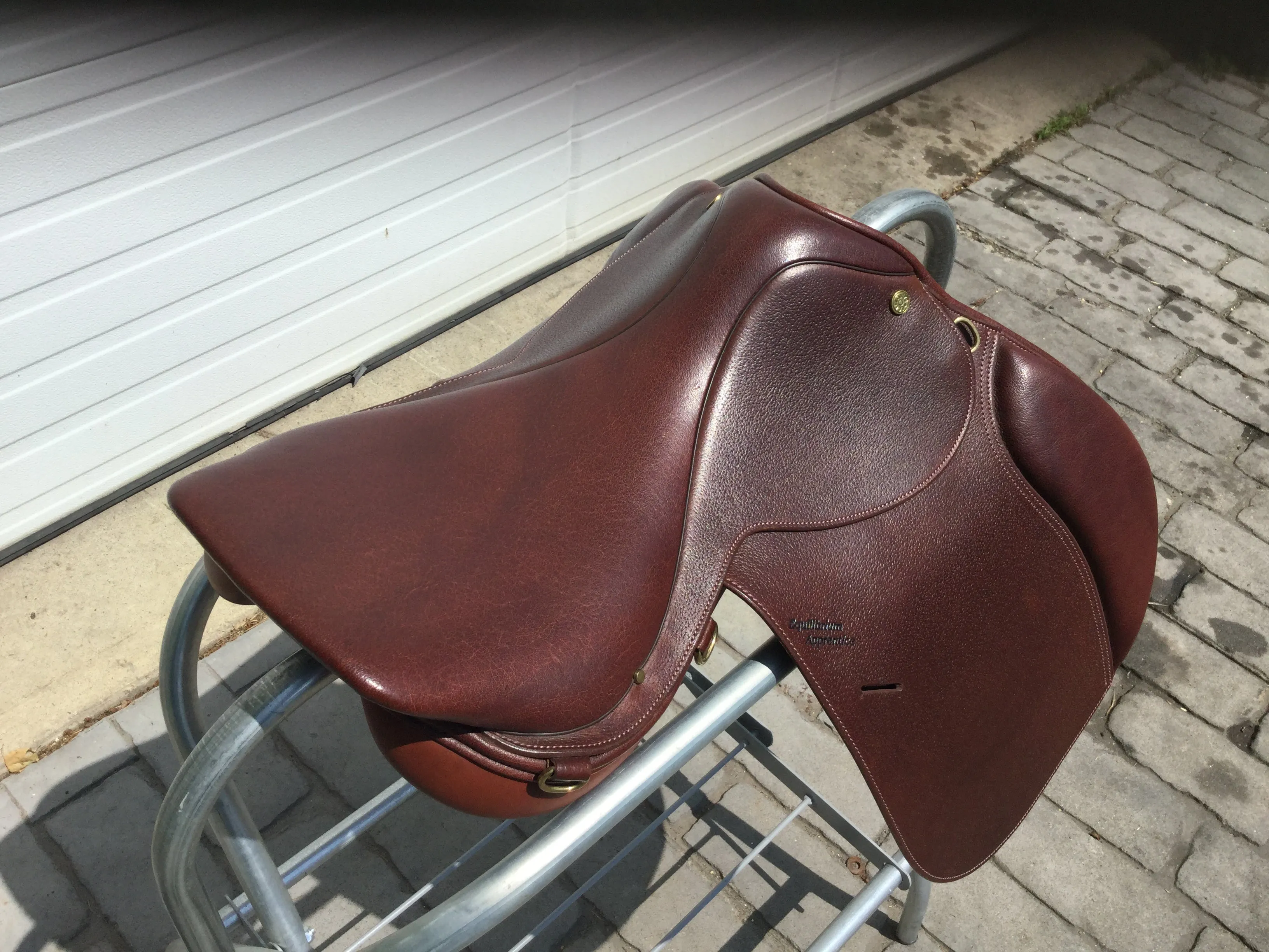 Collegiate Equilibrium Apprentice 17" Close Contact Saddle