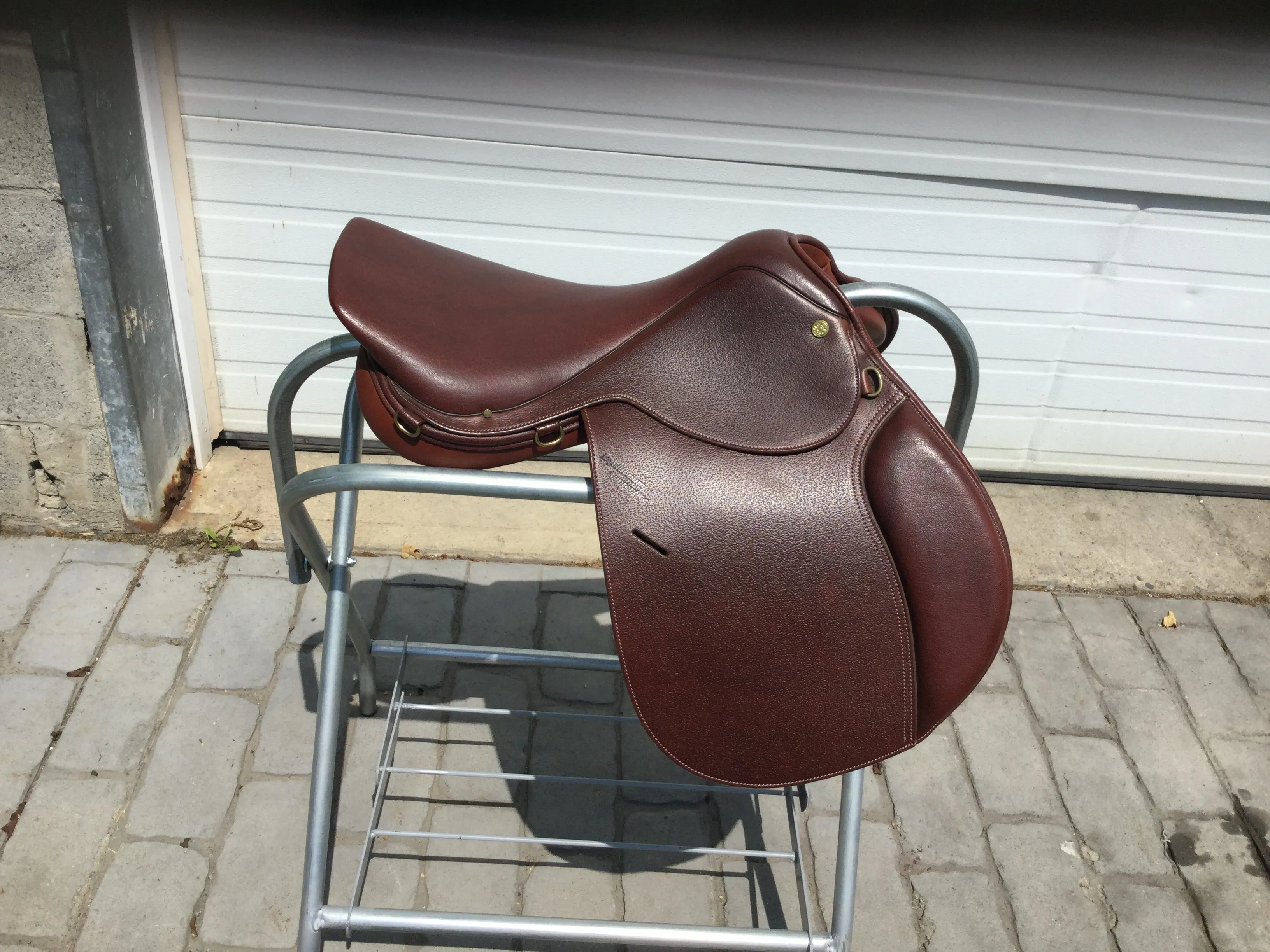 Collegiate Equilibrium Apprentice 17" Close Contact Saddle