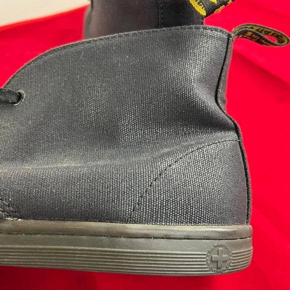Dr. Martens Men's Henrie Black Canvas Chukka Boots, Sz 11