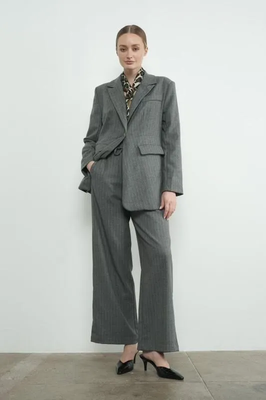 GREY CHIC STRIPED PANTS