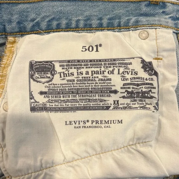 Levi's 501 Original Cutoff Denim Shorts in Ojai Luxor Heat (30)