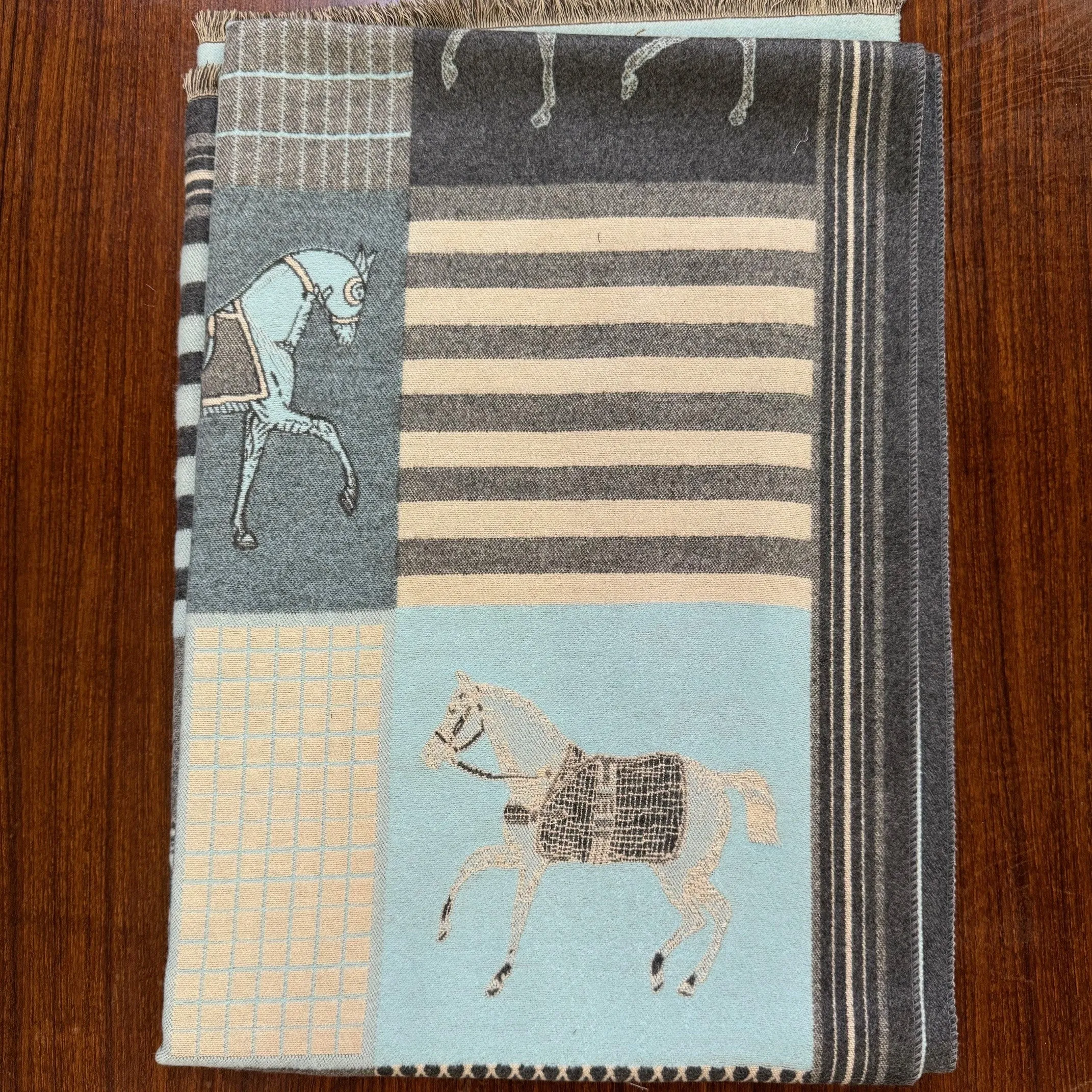 Lexington with Horse Wrap