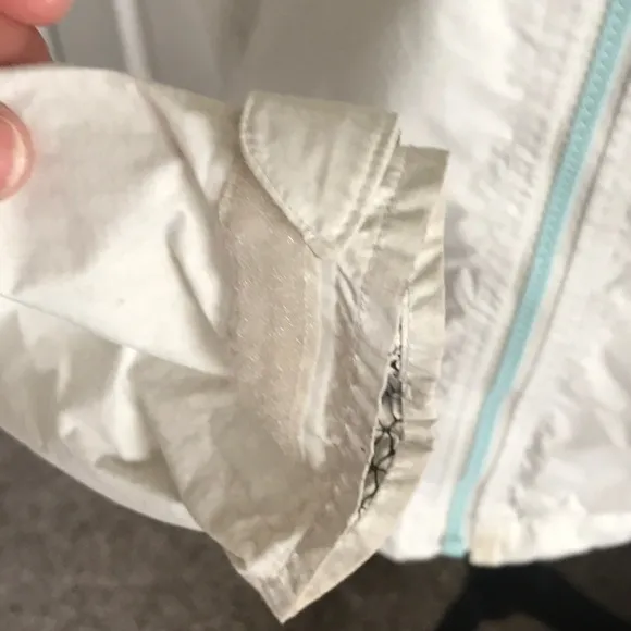 Mountain Hardwear light weight rain jacket