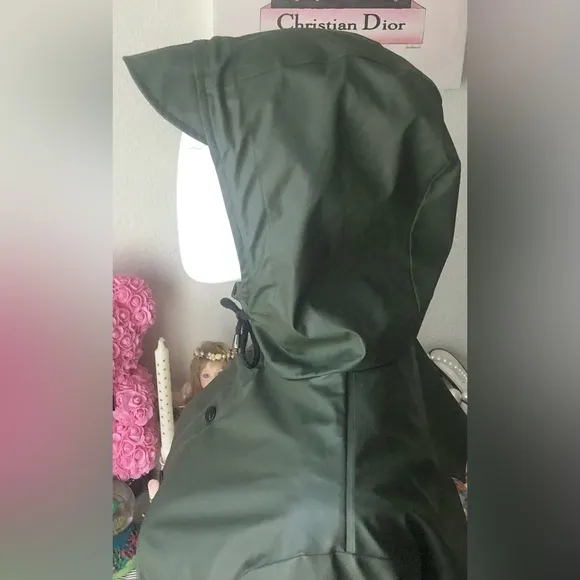 Rains Raincoat Waterproof &amp; Windproof Lightweight  in green color Size XXS