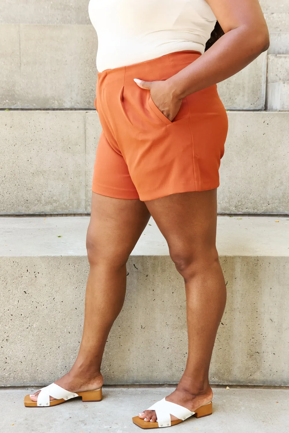 Size XL Rust Color Pleated High Waisted Shorts