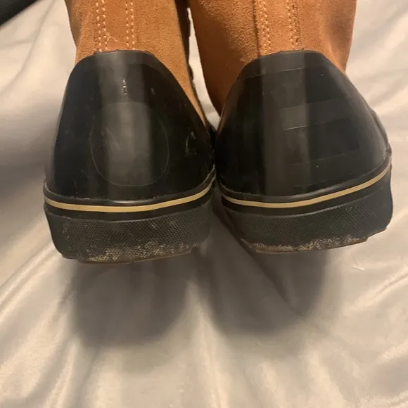 Sorel Cheyanne metro hi black sole size 12 modern duck boot suede