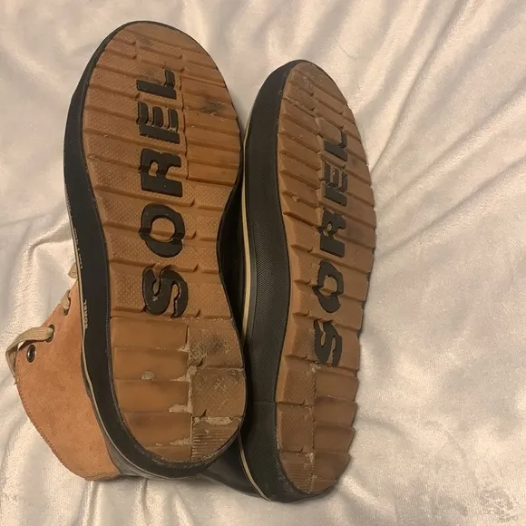 Sorel Cheyanne metro hi black sole size 12 modern duck boot suede