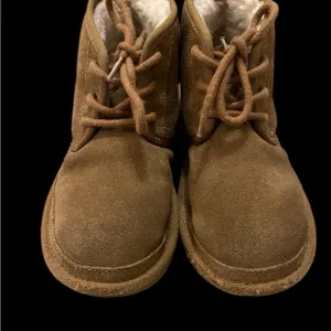 UGG‎ Neumel Chukka Boot - Little Kid Size 2 Chestnut