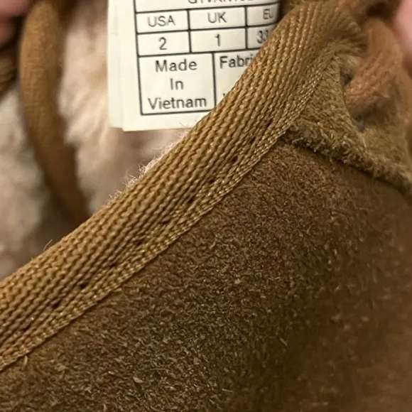 UGG‎ Neumel Chukka Boot - Little Kid Size 2 Chestnut