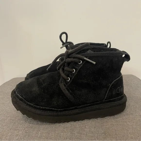 UGG Neumel II Boot - Black Big Kids Size 1