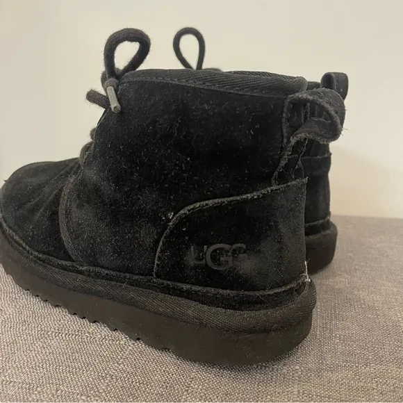 UGG Neumel II Boot - Black Big Kids Size 1