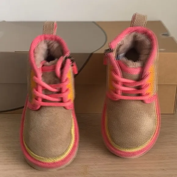 Ugg Neumel II Chukka Boots Toddler - SZ 7 C