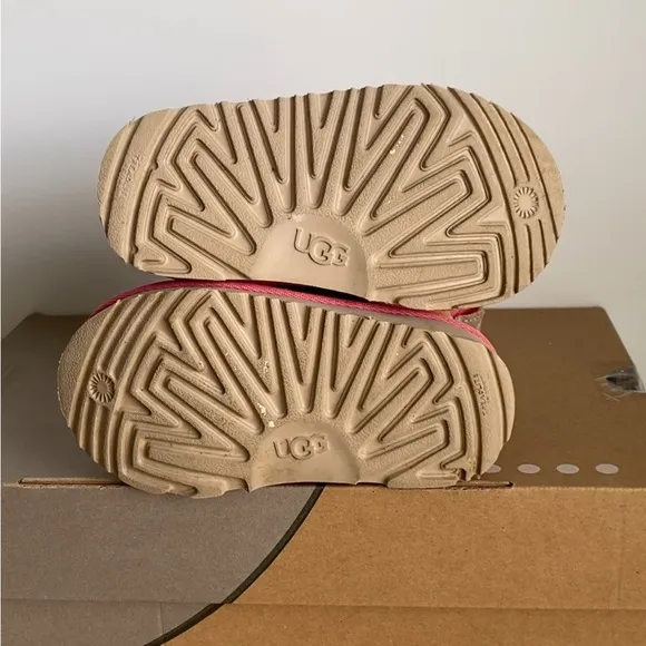 Ugg Neumel II Chukka Boots Toddler - SZ 7 C