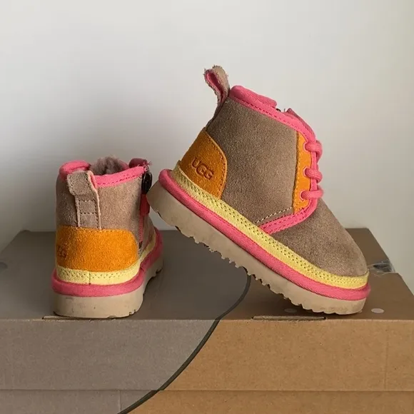 Ugg Neumel II Chukka Boots Toddler - SZ 7 C