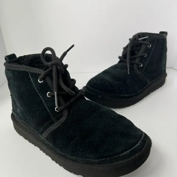 UGG Neumel II Kids Size 4 Black Suede Sherpa Chukka Boots
