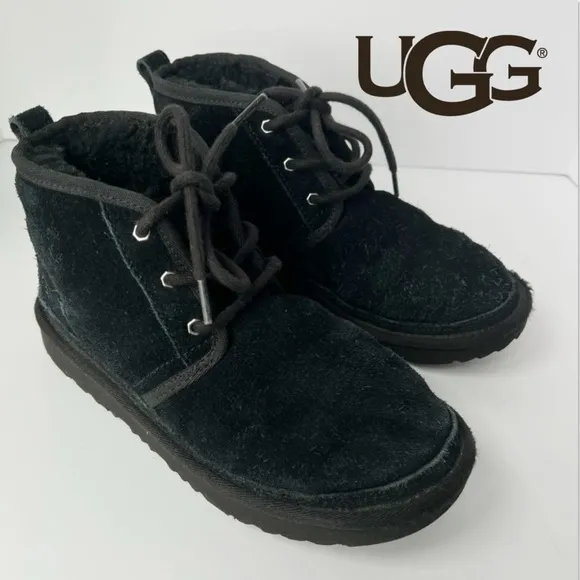 UGG Neumel II Kids Size 4 Black Suede Sherpa Chukka Boots