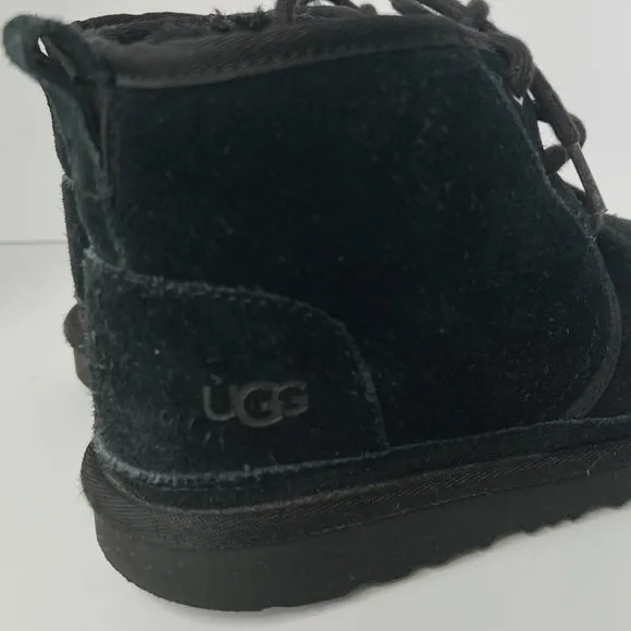 UGG Neumel II Kids Size 4 Black Suede Sherpa Chukka Boots