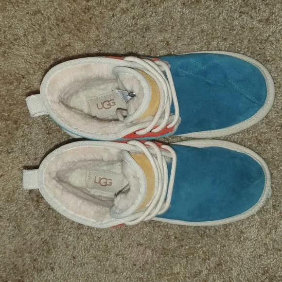 UGG Neumel Mashup Kids Boot sz 3