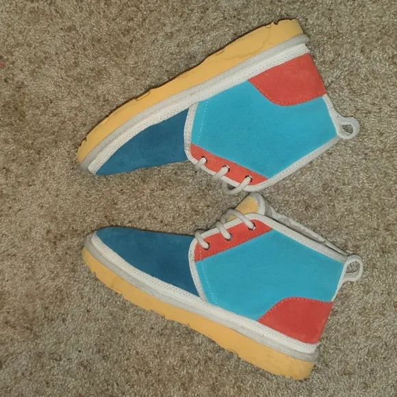 UGG Neumel Mashup Kids Boot sz 3