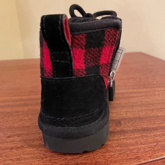 UGG Redwood Neumel II Plaid Black Suede Chukka Kids Boot