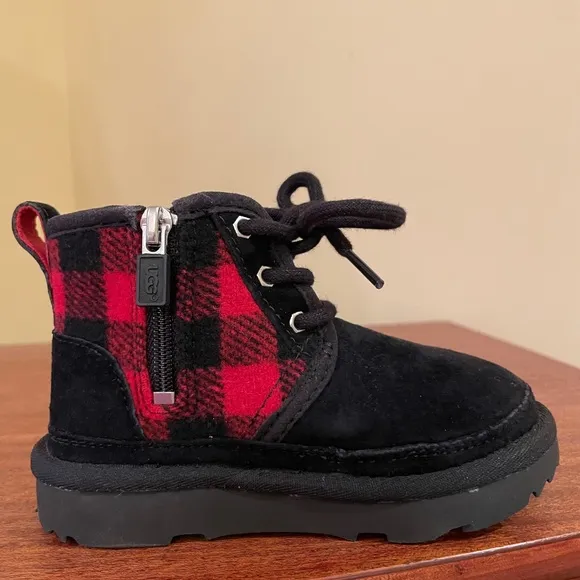 UGG Redwood Neumel II Plaid Black Suede Chukka Kids Boot