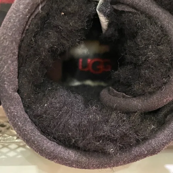 UGG Redwood Neumel II Plaid Black Suede Chukka Kids Boot