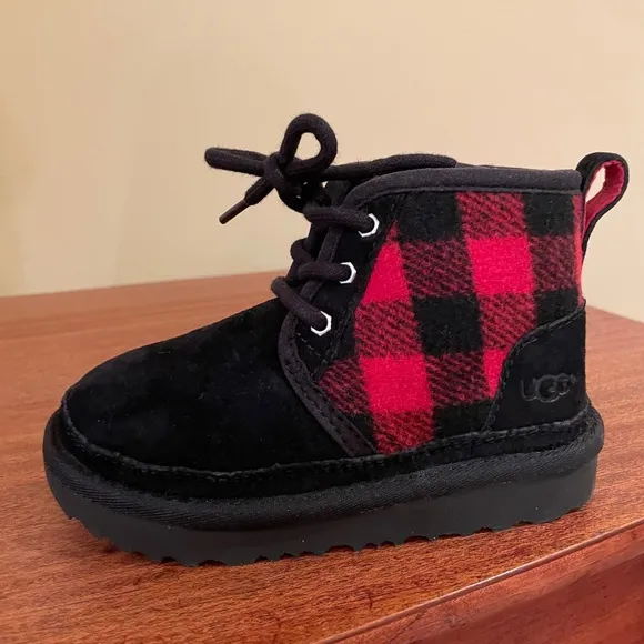 UGG Redwood Neumel II Plaid Black Suede Chukka Kids Boot