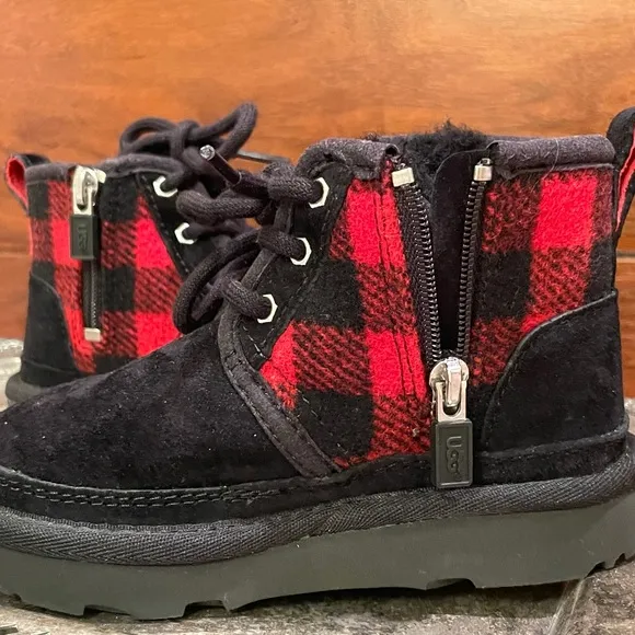 UGG Redwood Neumel II Plaid Black Suede Chukka Kids Boot