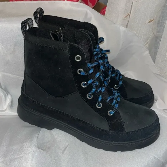 UGG Robley Weather Boots  size 5