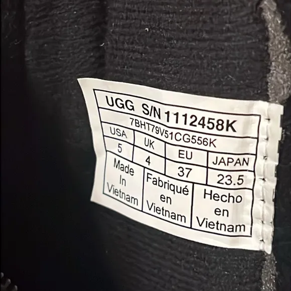 UGG Robley Weather Boots  size 5