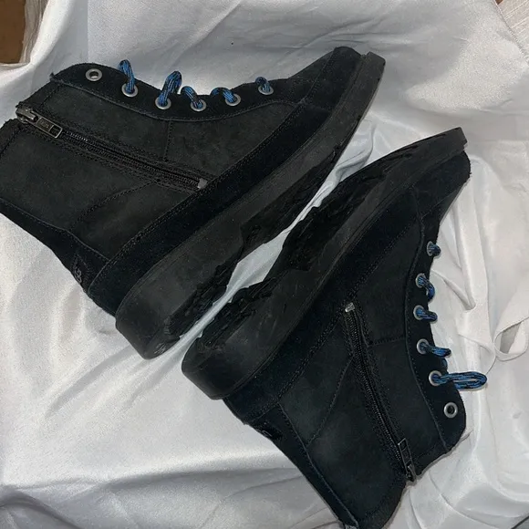 UGG Robley Weather Boots  size 5