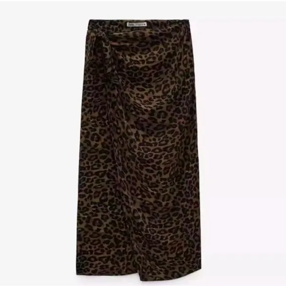 Zara Leopard Print Skirt Size M