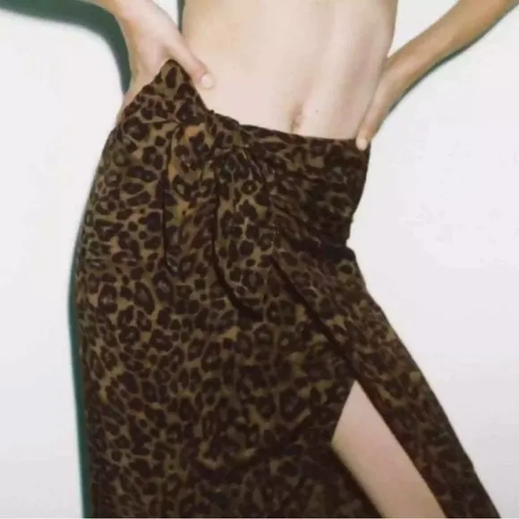 Zara Leopard Print Skirt Size M