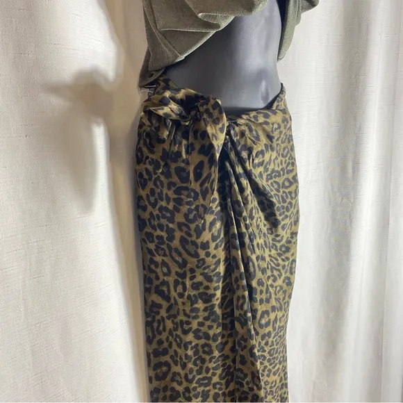 Zara Leopard Print Skirt Size M